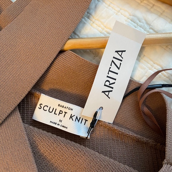 Babaton Aritzia Criss Cross Tank Top - Picture 2 of 3